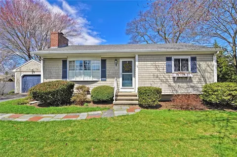 180 Fatima Dr, Warren, RI 02885 photo 2