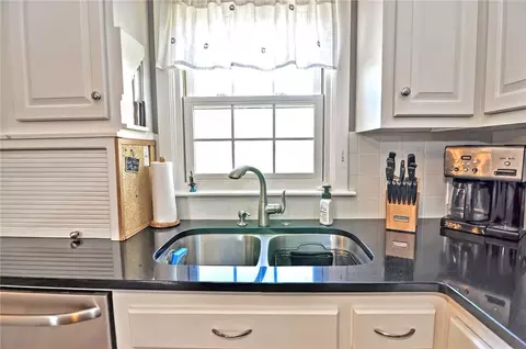 180 Fatima Dr, Warren, RI 02885 photo 13