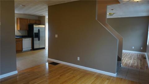 10 White Ave, Warwick, RI 02886 photo 2