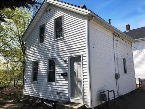 54 Bentley St, Woonsocket, RI 02895 photo 4
