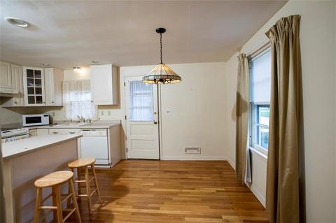 60 Benedict St, East Providence, RI 02915 photo 4