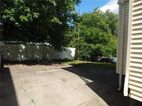 289 Ward St, Woonsocket, RI 02895 photo 3