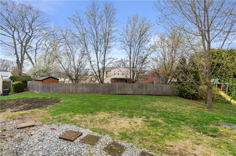 73 Mohawk Trl, Cranston, RI 02921 photo 17