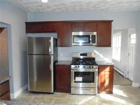 25 King St, Warwick, RI 02886 photo 2