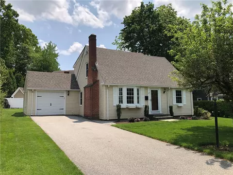 53 Apple Gate Rd, Cranston, RI 02920 photo 2