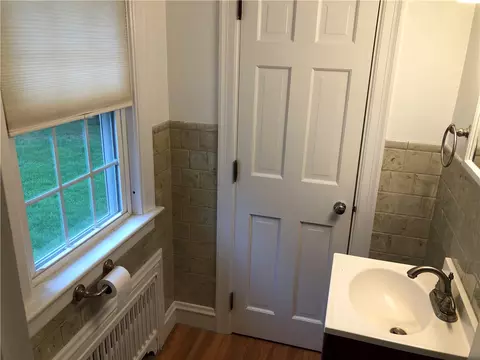 53 Apple Gate Rd, Cranston, RI 02920 photo 8