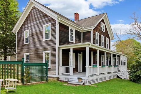 28 Spring St, Westerly, RI 02891 photo 2