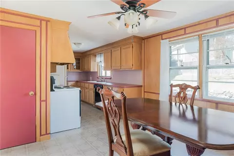 45 Rutherford Ave, Warwick, RI 02886 photo 6