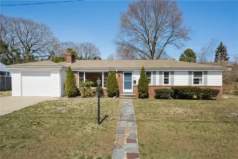 45 Rutherford Ave, Warwick, RI 02886 photo 1