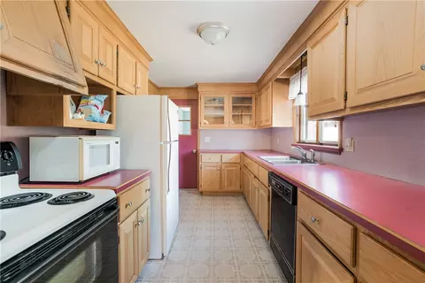45 Rutherford Ave, Warwick, RI 02886 photo 7