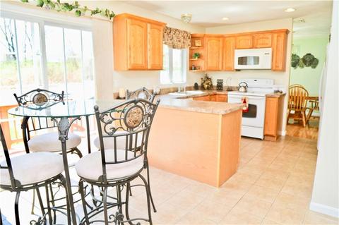 198 Blade St, Warwick, RI 02886 photo 4