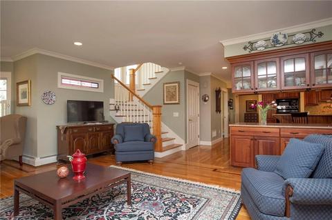 1123 Buttonwoods Ave, Warwick, RI 02886 photo 18