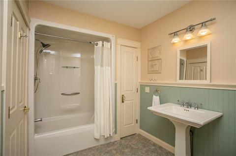1123 Buttonwoods Ave, Warwick, RI 02886 photo 21