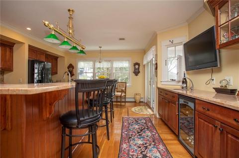 1123 Buttonwoods Ave, Warwick, RI 02886 photo 11