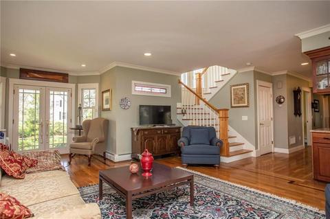 1123 Buttonwoods Ave, Warwick, RI 02886 photo 17