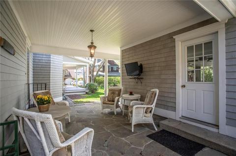 1123 Buttonwoods Ave, Warwick, RI 02886 photo 8