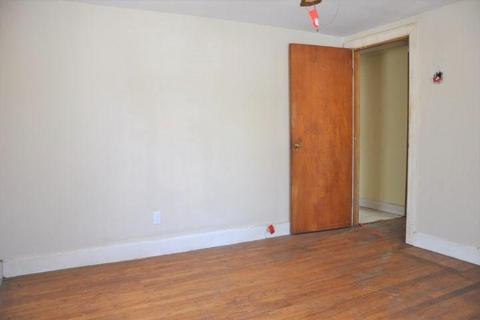 75 Wilbur Ave, Warwick, RI 02889 photo 8