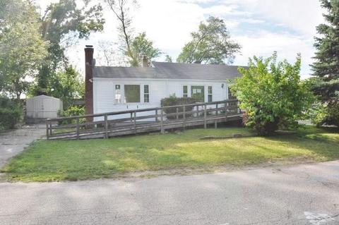 75 Wilbur Ave, Warwick, RI 02889 photo 1