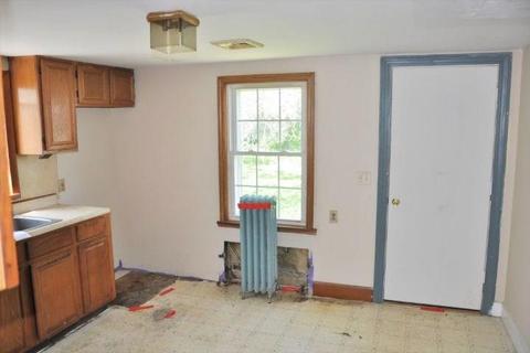 75 Wilbur Ave, Warwick, RI 02889 photo 13