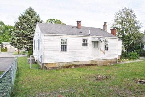 75 Wilbur Ave, Warwick, RI 02889 photo 3
