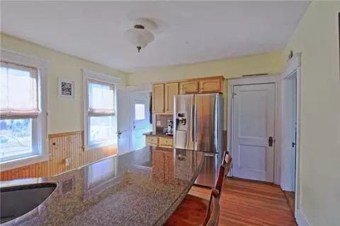 97 Surf Ave, Warwick, RI 02889 photo 5