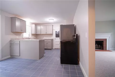 21 Winthrop St, East Providence, RI 02915 photo 16