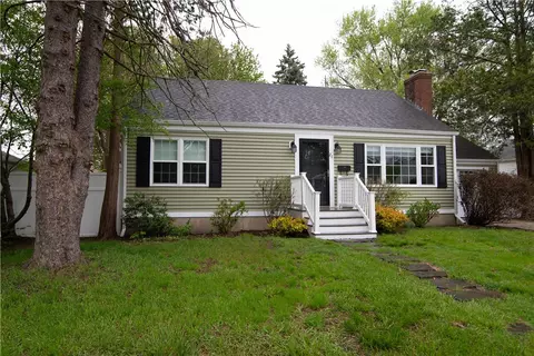 21 Winthrop St, East Providence, RI 02915 photo 32