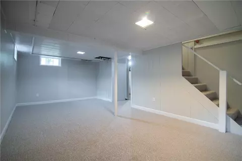 21 Winthrop St, East Providence, RI 02915 photo 11