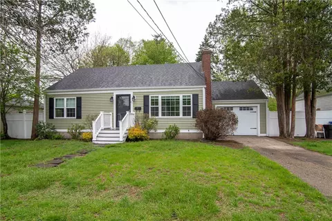 21 Winthrop St, East Providence, RI 02915 photo 1