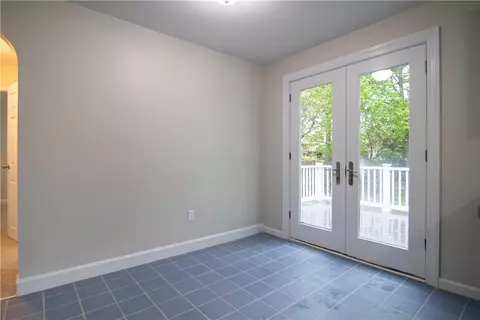 21 Winthrop St, East Providence, RI 02915 photo 18