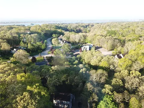 44 Wildflower Dr, Westerly, RI 02891 photo 2