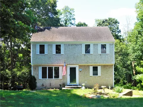 44 Wildflower Dr, Westerly, RI 02891 photo 4