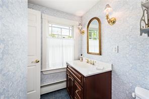 72 Shawomet Ave, Warwick, RI 02889 photo 14