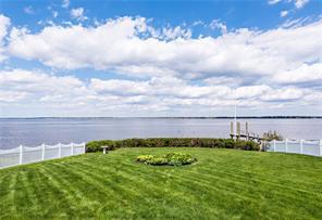72 Shawomet Ave, Warwick, RI 02889 photo 2