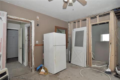 48 Thomas St, Woonsocket, RI 02895 photo 5