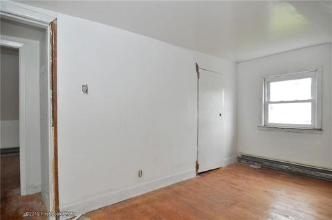 48 Thomas St, Woonsocket, RI 02895 photo 17