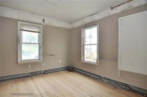 48 Thomas St, Woonsocket, RI 02895 photo 7
