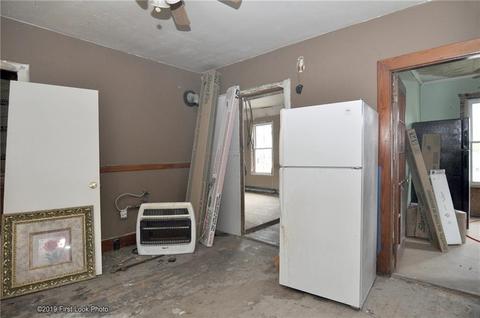 48 Thomas St, Woonsocket, RI 02895 photo 4