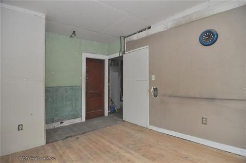 48 Thomas St, Woonsocket, RI 02895 photo 9