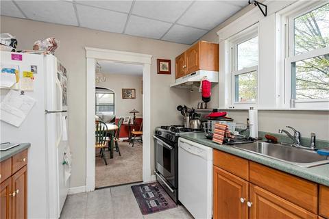 128 Oakton St, Woonsocket, RI 02895 photo 8