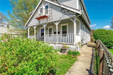 128 Oakton St, Woonsocket, RI 02895 photo 2