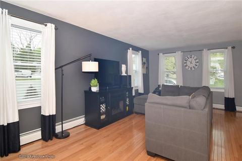 39 Lemis St, Coventry, RI 02816 photo 3