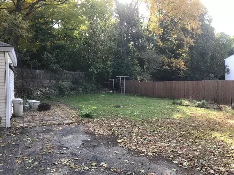 1812 Mendon Rd, Woonsocket, RI 02895 photo 3