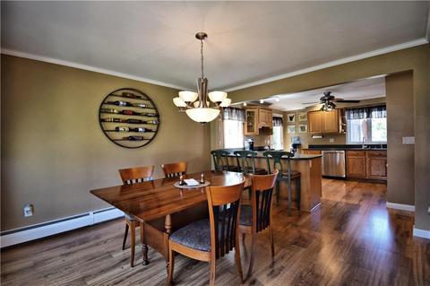 16 Stuart St, Warren, RI 02885 photo 3