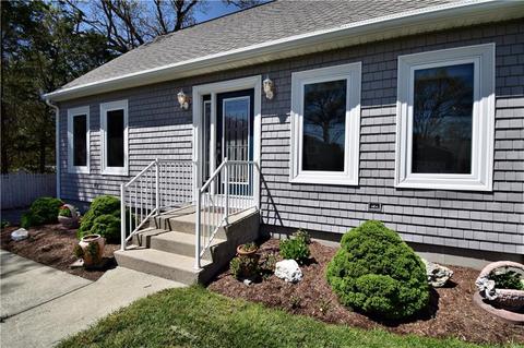 16 Stuart St, Warren, RI 02885 photo 2