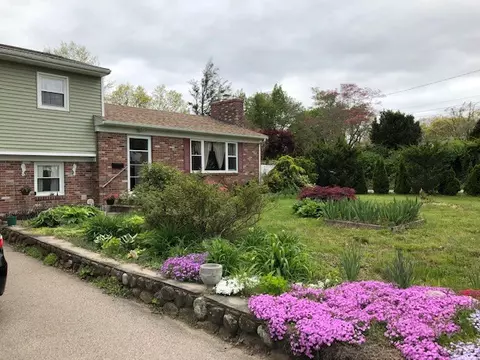 5 Mockingbird Ln, Westerly, RI 02891 photo 1