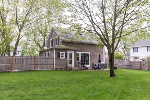 82 Vaughn Ave, Warwick, RI 02886 photo 23