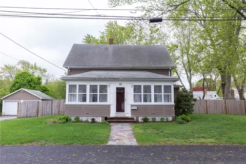 82 Vaughn Ave, Warwick, RI 02886 photo 2