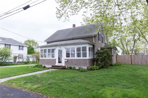 82 Vaughn Ave, Warwick, RI 02886 photo 3