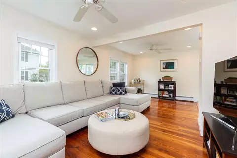 82 Vaughn Ave, Warwick, RI 02886 photo 4